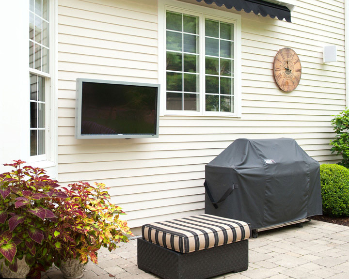 Outdoor TV vs Indoor TV: Can You Use a Regular TV Outside? 